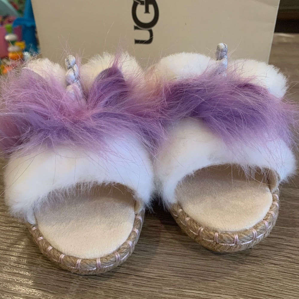 Ugg Kids Unicorn Sandal - Picture 2 of 6